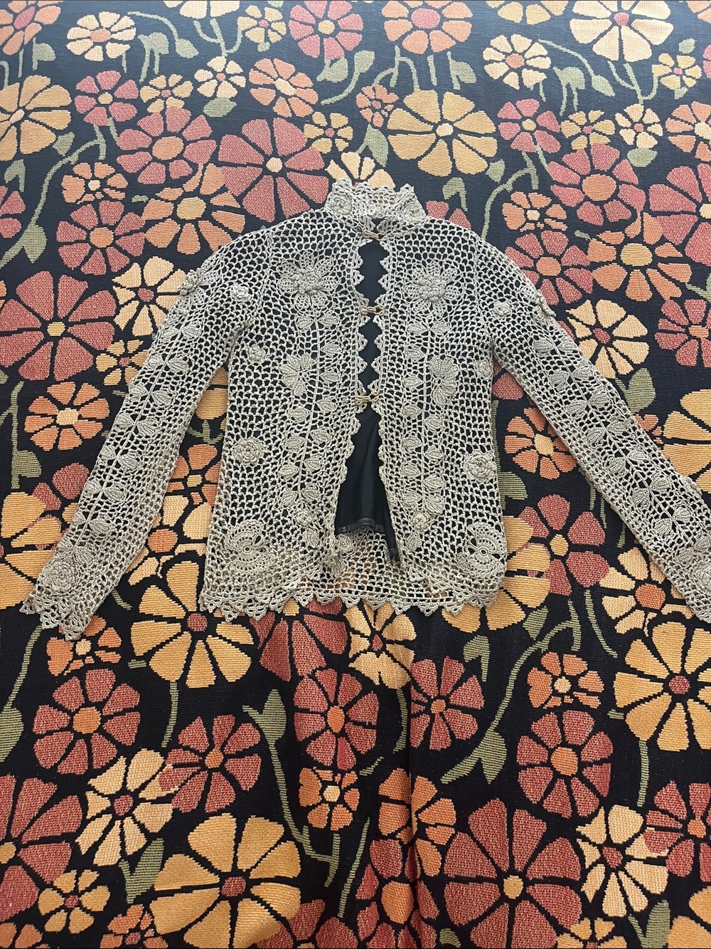 Vintage Vivienne Tam Gold Crochet Floral Cardigan - Picture 5 of 8